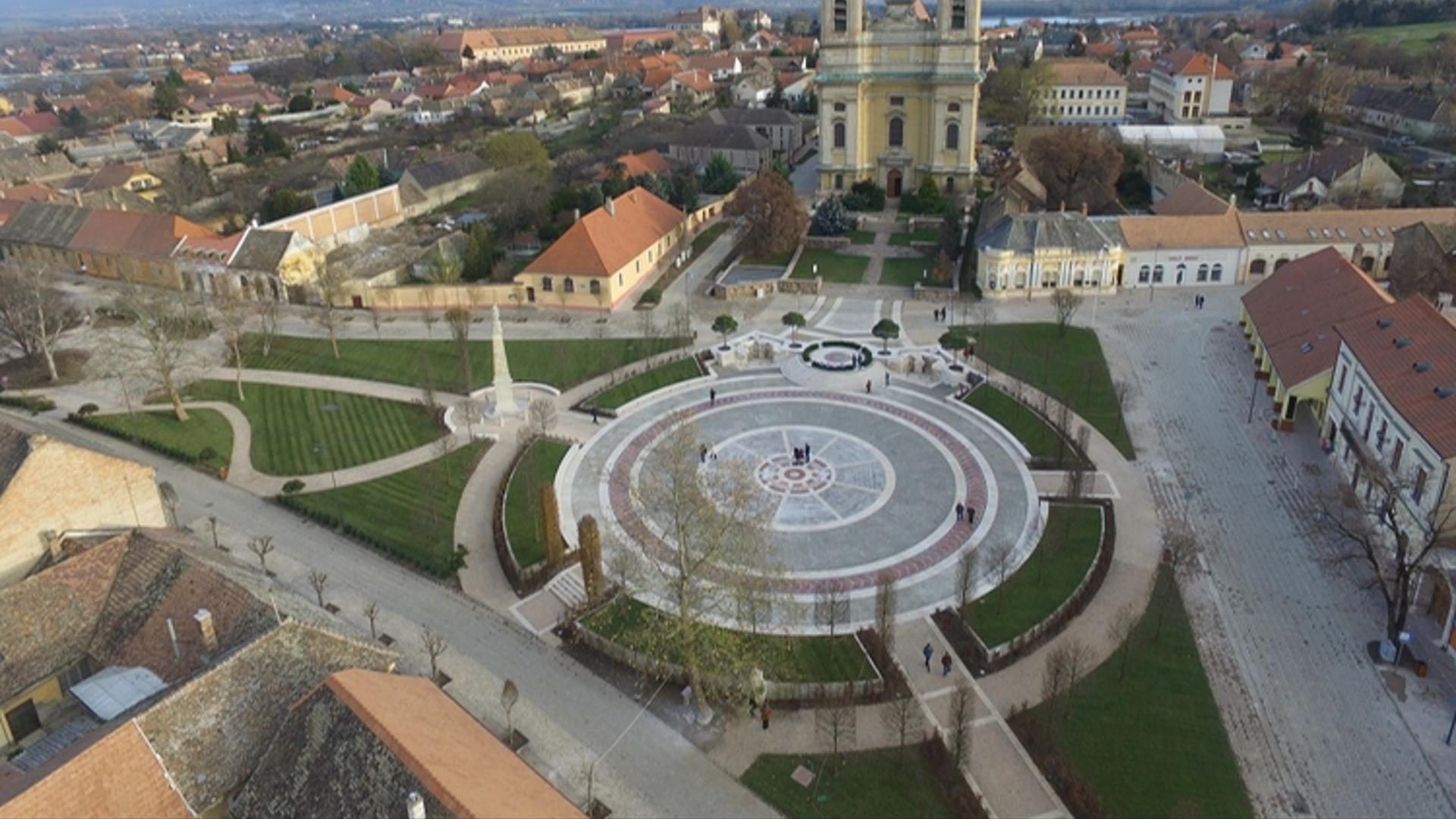 A Budai Vrban, a budapesti s vidki vroskzpontokban vgzett munkira a legbszkbb a Hnap Mrnke